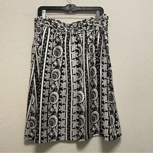 Madison Studio Skirt Womens Size 10 Black & White Floral 100% Silk